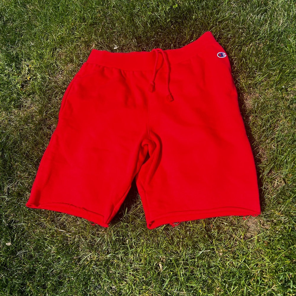 Champion Reverse Weave Men's L Sweat Shorts 9" Inseam Red Raw Hem Cut Off.